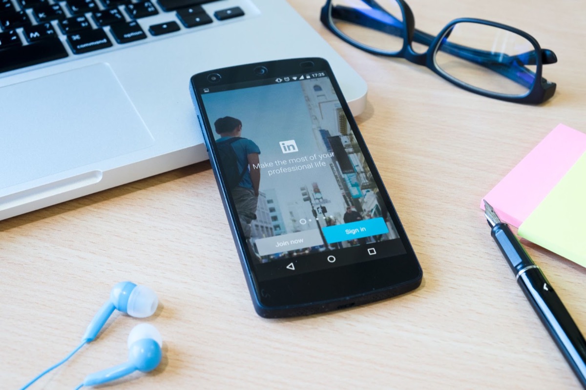 สมัคร linkedin ยังไง สมัครยากไหม ใช้งานยากหรือเปล่า?